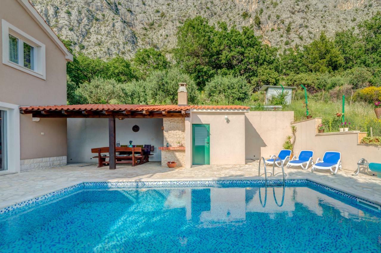 Holiday Home Figa Omiš Buitenkant foto