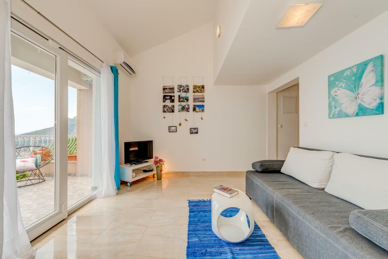 Holiday Home Figa Omiš Buitenkant foto